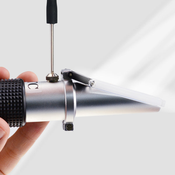 REB-10ATC 0-10% Brix Refractometer with ATC Low-Concentrated Sugar Content Solutions Accuracy 0.1% Maple Sap Cutting Liquid CNC Maple Syrup Makers Tea